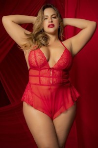 Body effetto babydoll rosso e perizoma taglia grande